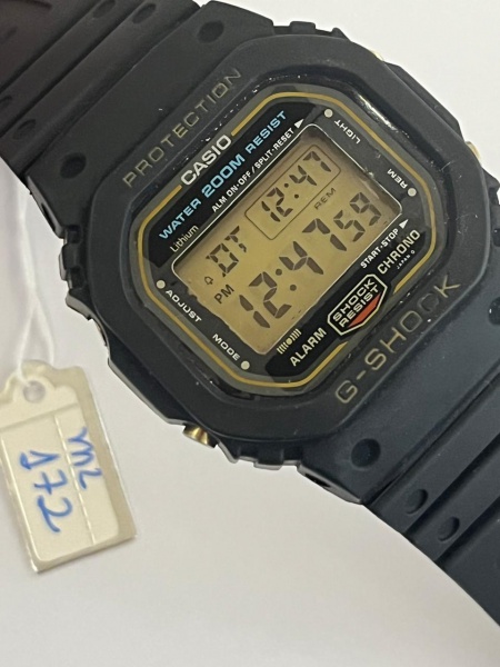 VINTAGE CASIO G-SHOCK DW-5600, FUNCIONANDO QUASE TUDO, A LUZ DO