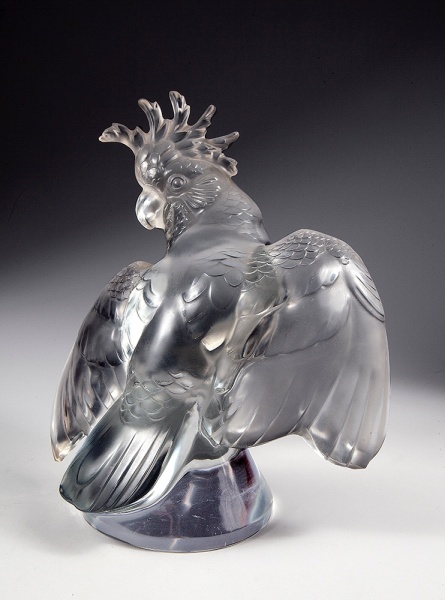Lalique - Escultura de cristal jateado representando "Cacatua", design de Marc Lalique (Pari