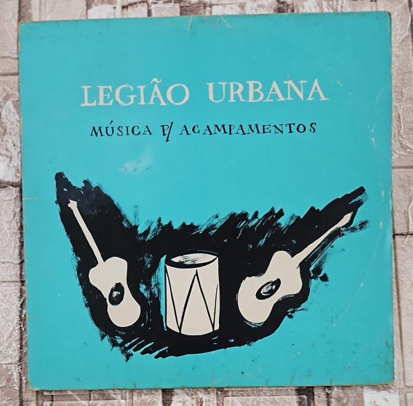 Legião Urbana- Música P/ Acampamentos; 1992; EMI-1707812261; Disco duplo em boas condições (VG+) capa dupla em boas condições (VG+), contém o insert disc- com grande dedicatória na parte interna; LP DISCO DE VINIL.