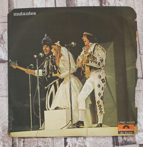 Mutantes- Mutantes; 1969; Polydor- LPNG 44.026; Disco e capa em boas condições (ambos VG+), com alguns riscos superficiais; LP DISCO DE VINIL.