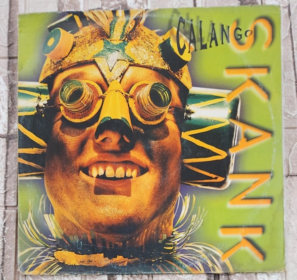 Skank- Calango; 1994; Chaos- 237.086/1-476429; Discoem boas condições (VG+) e capa com sinais de água (VG), contém o encarte; LP DISCO DE VINIL.