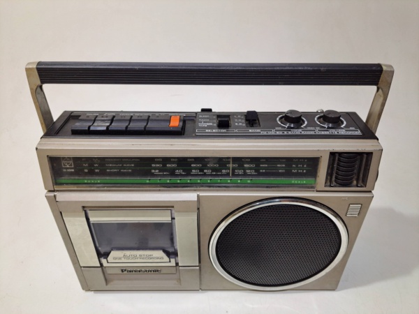 ナショナル　パナソニック　National EU6443JOBA ロディオ Rádio Toca Fitas Panasonic / National Modelo RX 1494 W / Atenção