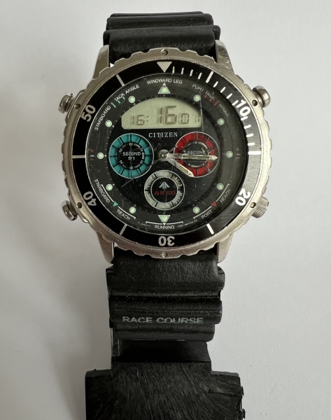 RELÓGIO CITIZEN C050 YACHTING - 40MM - FUNÇÕES OK - FUNCIONANDO PERFEITAMENTE - EM BOM ESTADO DE CONSERVAÇÃO - RELÓGIO VINTAGE SEM GARANTIAS FUTURAS!!!