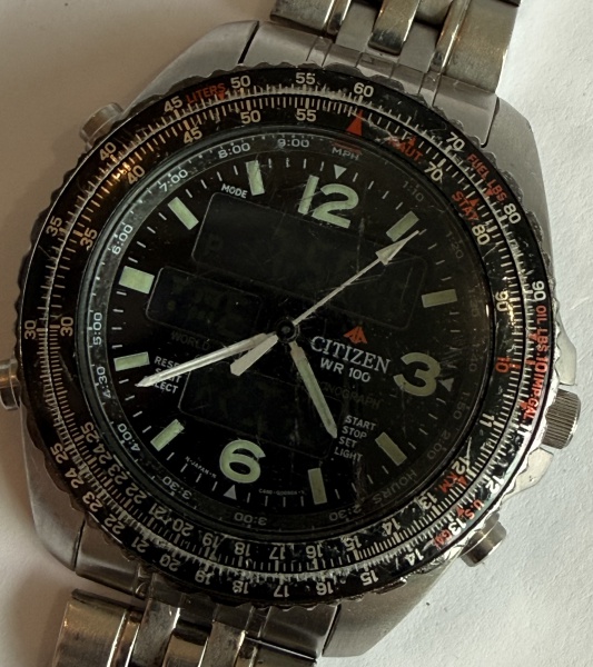 RELÓGIO CITIZEN PROMASTER C460 - TODAS AS FUNÇÕES OK, PÓREM OS DISPLAYS DIGITAIS ESTÃO COM FRACA APARÊNCIA E VIDRO COM RISCOS - RELÓGIO VINTAGE SEM GARANTIAS FUTURAS!!!