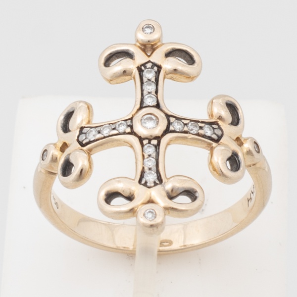 H.STERN - Coleção Papa Pop - Anel em ouro nobre com diamantes, contraste 750 k e da joalheria. Aro 15,5. Peso 4,5 gr. (Por medida de segurança esse lote não se encontra em nossa loja).