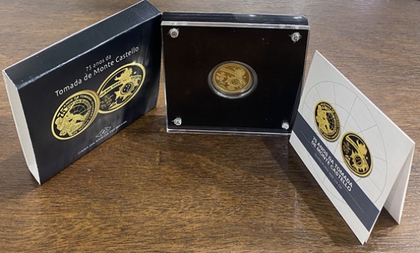 MEDALHA DO BRASIL - 75 ANOS DA TOMADA DE MONTE CASTELLO - FIM DA II GUERRA 1945/2000. OURO 0.999 1/4 OZ (7.77g). ACOMPANHA ESTOJO E CERTIFICADO.