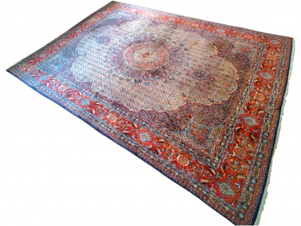 Joias . Tapete oriental, feito a mão. Mede aproximadamente: 243 x 346 cm. Envio somente ...