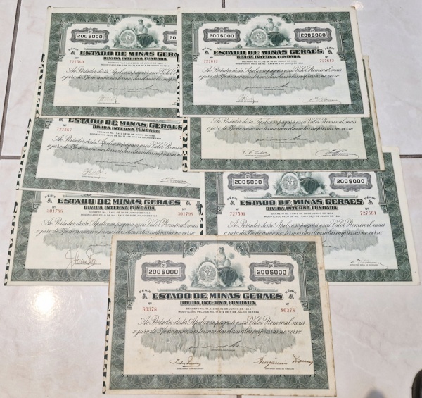 Minas Gerais - 7 Apólices antigas ano 1968 no valor de 200 mil cruzeiros.