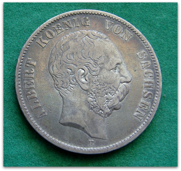 COD.800 - Escassa - Saxônia - 1875E - Alberto I - 5 Marcos - Prata .900 - 27,777g - 38mm - KM#1237 - Excelente Estado de Conservação - Oportunidade