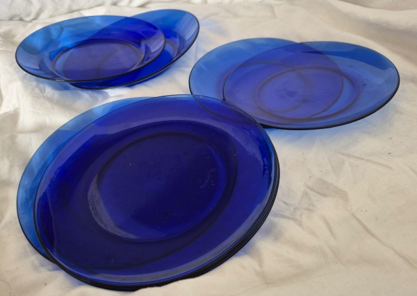 VIDRO - Conjunto Colorex na cor azul composto de 2 pratos fundo, 4 pratos raso, 2 pratos de sobremesa