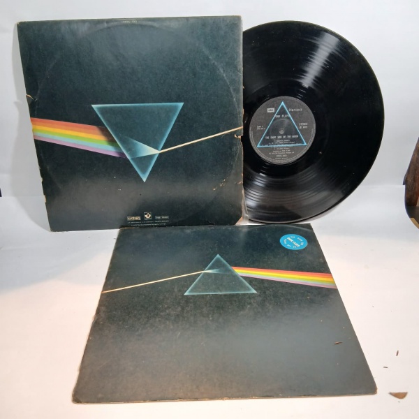 DISCO DE VINIL - LP "The dark side of the moon - Pink Floyd. Disco não testado. Ano de 1973