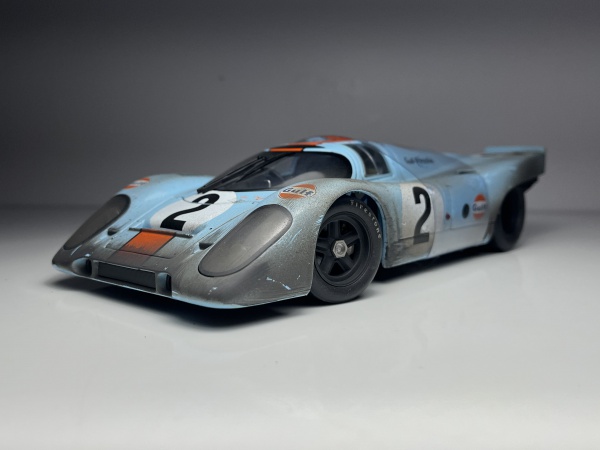 Porsche 917K Winner 1970 Daytona Kinnunen/Rodriguez Azul Claro e Laranja #2 Finish Line - Autoart Escala 1/18 miniatura em metal diecast. Possui caixa original. Carro de coleção com aprox 25CM. Possui partes moveis conforme fotos. CAR18.