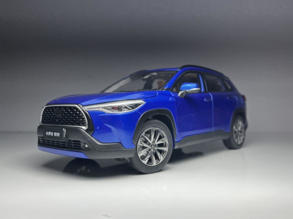 Toyota Corolla Cross Azul - Toyota Dealer Escala 1/18 m
