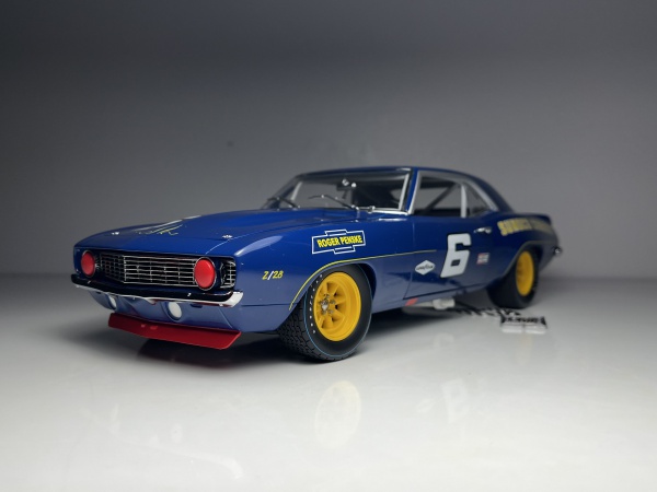 1969 Sunoco Camaro Azul Escuro - GMP Escala 1/18 miniatura em metal diecast. Possui caixa original. Carro de coleção com aprox 25CM. Possui partes moveis conforme fotos. CAR18.