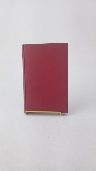 Paul Miliukov; Outlines of Russian Culture Part I - Religion and the Church; 1943; Editora: University of Pennsylvania Press; Idioma: Inglês; 219 páginas. Livro de capa dura em bom estado para leitura. Oxidação e amarelado em todo o livro. Desgastes nas extremidades e lombada. Possui rasura no verso da última página. Dimensões: 14,5 cm x 22 cm x 2 cm. Peso: 0,586 kg.