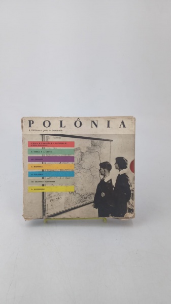 Polônia - A Biblioteca para a Juventude; Ano não informado; Editora: Polônia Varsovia; Idioma: Português. Em bom estado de conservação. Possuem manchas de oxidação e amarelados ao decorrer das páginas. Muitos desgastes, rasgos e manchas na caixa. Dimensões: 21 cm x 19 cm x 3 cm. Peso: 1,102 kg.