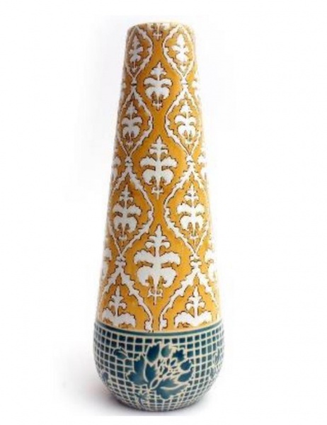 Belíssimo e diferente vaso oriental , todo pintado a mão ,medindo 36 cm