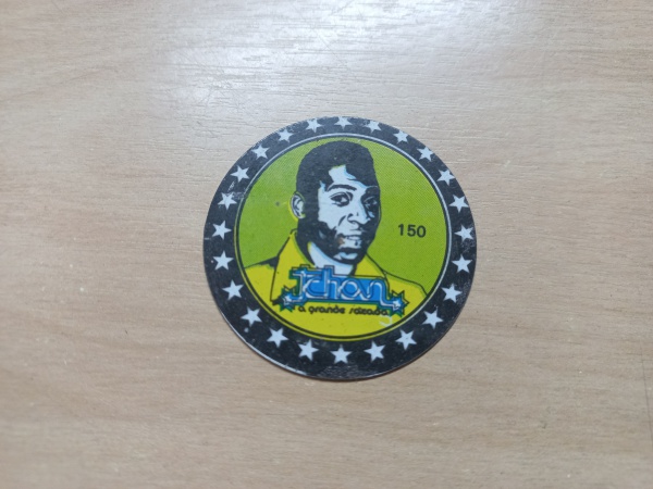 Rara Figurinha Chapinha de Ouro Rei Pelé, em ótimo estado de conservação como mostram as fotos.