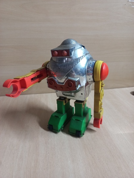 Antigo brinquedo Robô Bam-Bô da Estrela anos 70, no estado que mostram as fotos, sem testes e garantias futuras.