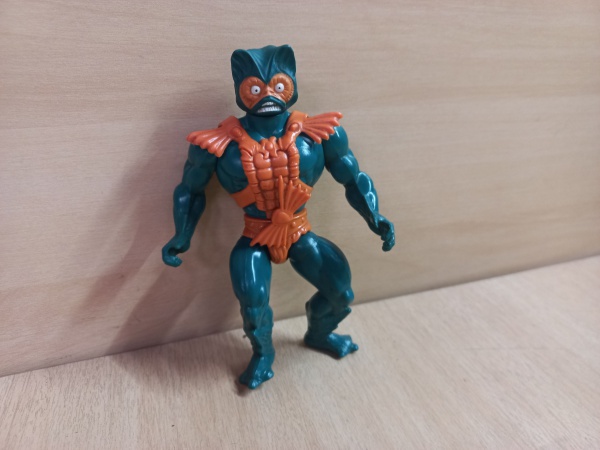 Antigo brinquedo boneco Aquático Mer-Man da série animada He-man and the Masters of the Universe da Mattel anos 80, em bom estado de conservação como mostram as fotos.