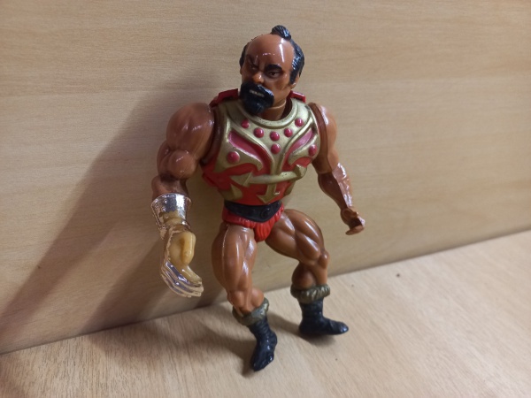 Antigo brinquedo boneco Jitsu da série animada He-man and the Masters of the Universe da Mattel anos 80, em bom estado de conservação como mostram as fotos.
