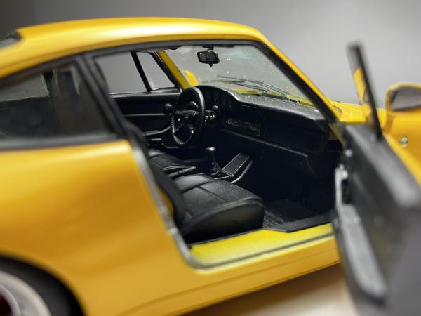 1993 Porsche 911 Carrera RS Amarelo - Burago Escala 1/1