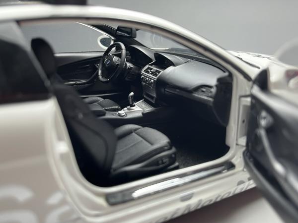 京商　1/18 bmw M6 セーフティーカー　 KYOSHO オートアート BMW M6 Branco Safety Car - Kyosho Escala 1/18 miniatura