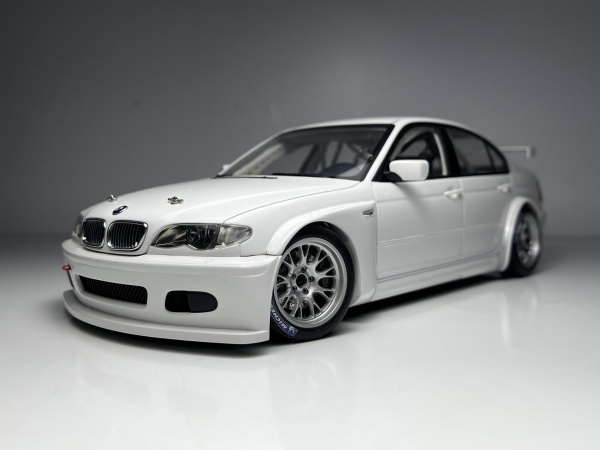 BMW 320i (E46) Branco - Autoart Escala 1/18 miniatura e