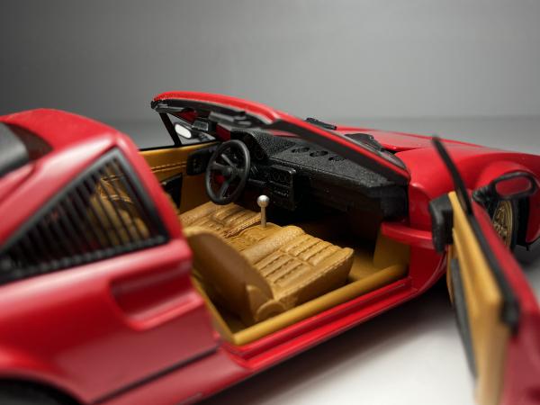 Ferrari 328GTS Vermelho com Roda Dourada - Anson Escala