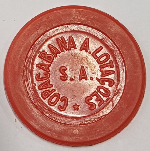 TOKEN ( BRASIL ) ANTIGA FICHA TRANSPORTE " COPACABANA AUTO LOTAÇÕES S.A. " REVERSO " DEPOSITE NA CAIXA " RIO DE JANEIRO ( 1954-1965 ) PLÁSTICO - VERMELHO / PEÇA COM 1,4 GRAMAS E 31 mm .