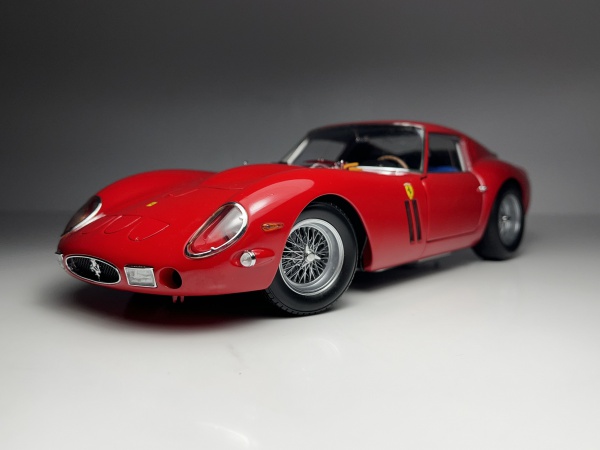 Ferrari 250 GTO Vermelho - Kyosho. Escala 1/18 miniatur