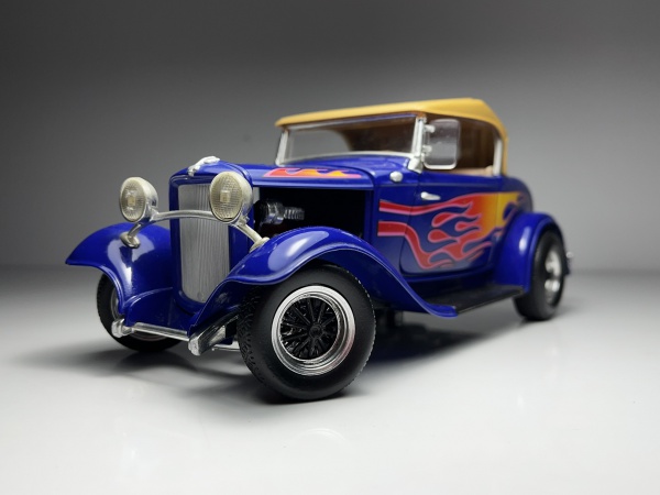 Callaway C12 Amarelo - Autoart Escala 1/18 miniatura em