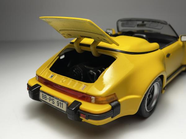 1989 Porsche 911 Speedster Amarelo Conversível - Maisto