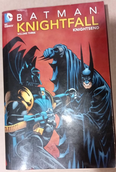 Joias . HQ Batman Knightfall - Vol.01 - 636 páginas - DC Comics foto 2