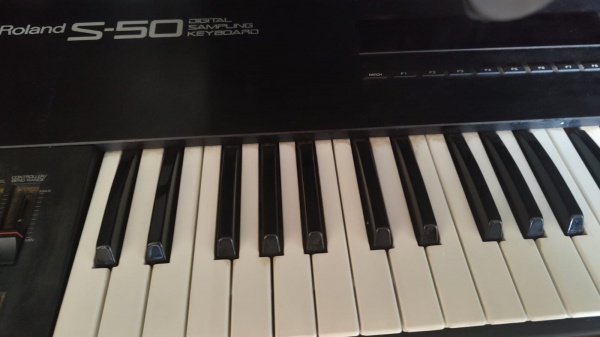 Teclado sintetizador Roland S 50