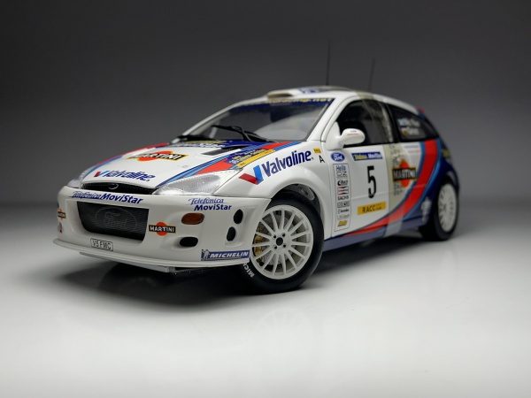 Miniature Ford Focus WRC 2000 N°5 – C.McRae – Skid Rally Winners 1/43