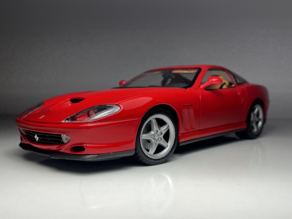 Ferrari 550 Maranello Vermelho - Maisto Escala 1/18 min
