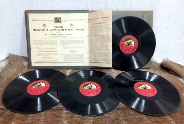 LASER DISC MORTAL KOMBAT- Disco e capa bem conservados.