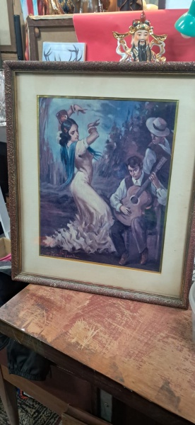 QUADRO - antiga gravura com cena de dança flamenca, com moldura em madeira e proteção em vidro. Medida: 40 cm x 35 cm.