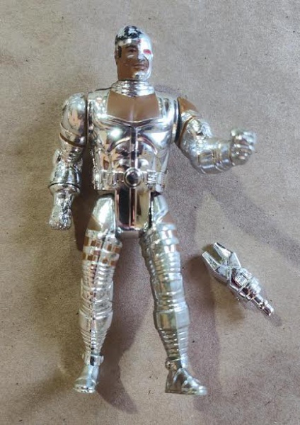 BONECO CYBORG ARTICULADO ESTRELA - LINHA SUPER POWERS - COLEÇÃO SUPER AMIGOS - ANOS 80 - BOM ESTADO DE CONSERVAÇÃO, A PINTURA DA CABEÇA ESTÁ UM POUCO DESGASTADA - 12 CM DE ALTURA X 6 CM DE LARGURA
