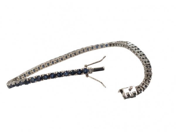 Joias . Brinco argola cravejado com diamantes em ouro amarelo, foto 5