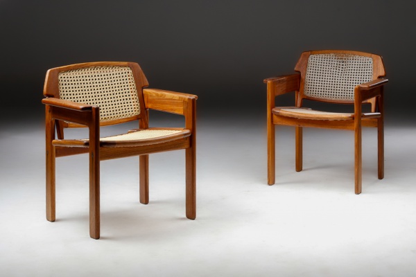 Sergio rodrigues - OCA - Brasil, 1980 - Esplendido par de poltronas Julia em madeira nobre e palha