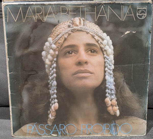 Joias . Maria Bethânia - Pássaro Proibido - 1976 - Capa com sinais de uso nas bordas, ...