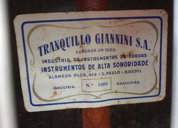 Violão Tranquillo Giannini com case rígido | 107x43x15cm | Bom estado