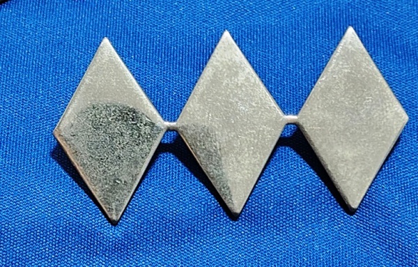 27 - U.S. ARMY - ROTC - CADET OFFICER RANK - INSIGNIA