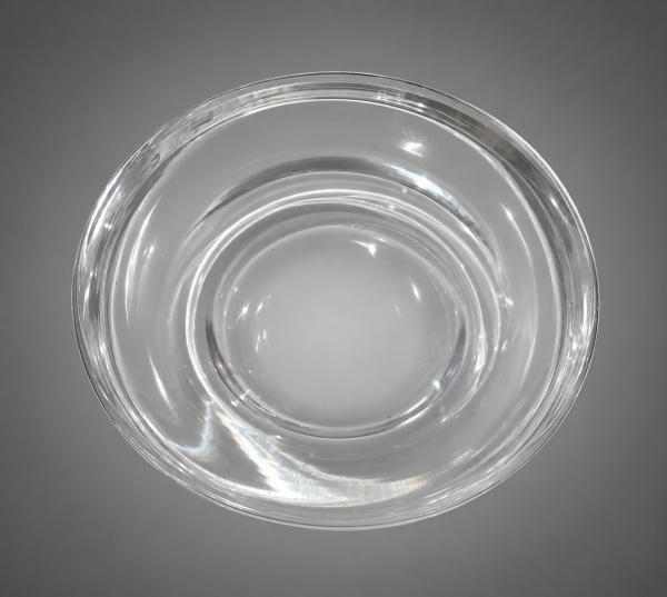 Arte . Garrafa em grosso cristal europeu lapidado e gravado, m foto 1