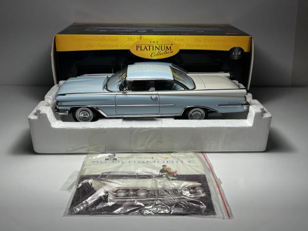 1959 Oldsmobile 98 Hardtop Azul - Sun Star Escala 1/18