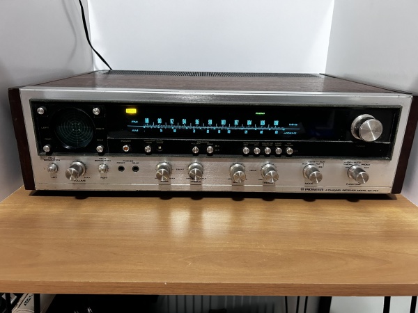 Joias . Som Vintage - Receiver Pioneer QX-747  - "Em testes básicos, apenas 1 canal ...