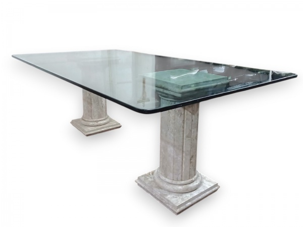 Joias . Excepcional mesa de jantar com tampo de cristal com 20mm de espessura, medindo ...