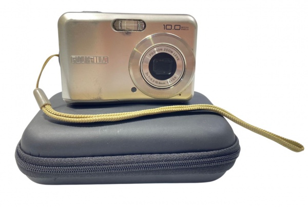 Câmera Digital Fujifilm FinePix A100, acompanha case. Bom estado